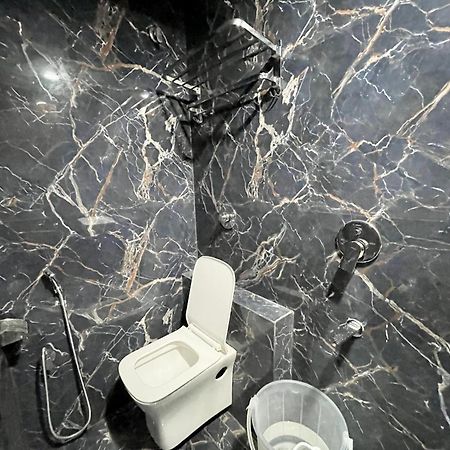 Hotel Shree Radha Krishna Varanasi Dış mekan fotoğraf