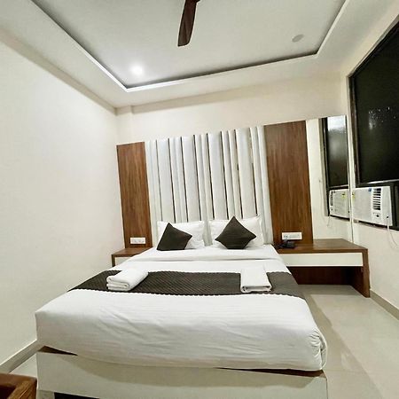 Hotel Shree Radha Krishna Varanasi Dış mekan fotoğraf