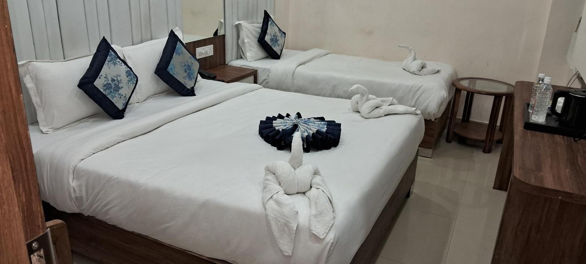 Hotel Shree Radha Krishna Varanasi Dış mekan fotoğraf