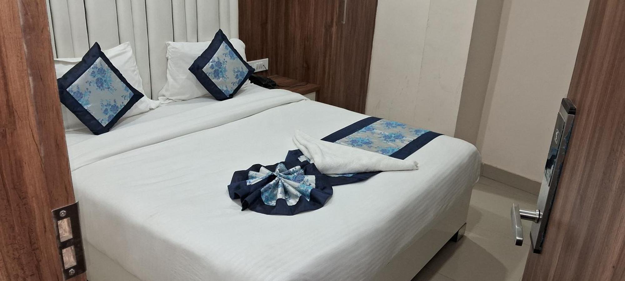 Hotel Shree Radha Krishna Varanasi Dış mekan fotoğraf