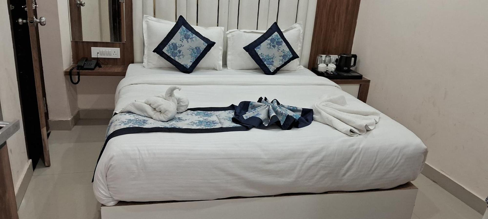 Hotel Shree Radha Krishna Varanasi Dış mekan fotoğraf