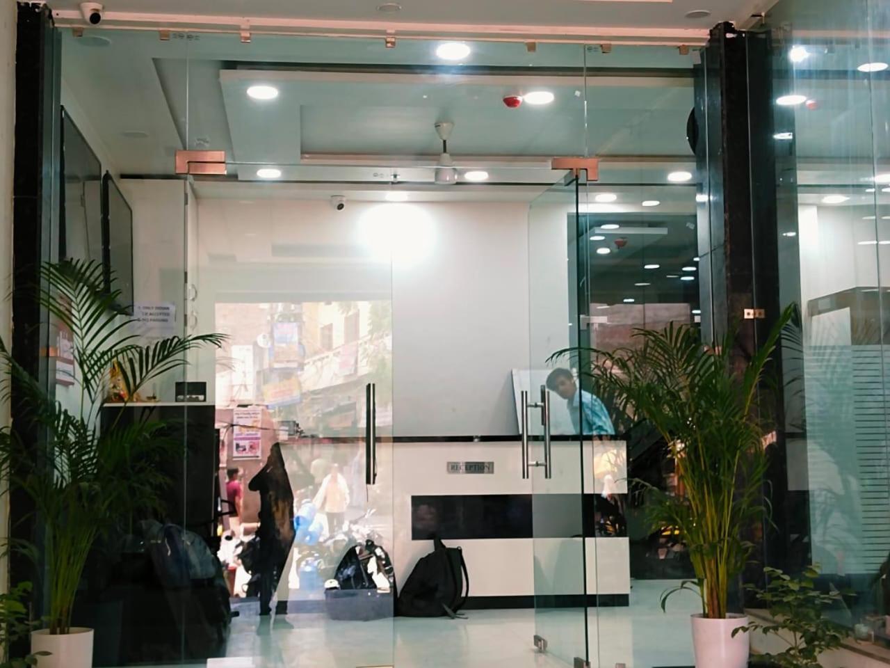 Hotel Shree Radha Krishna Varanasi Dış mekan fotoğraf