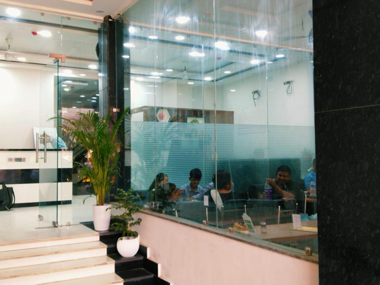 Hotel Shree Radha Krishna Varanasi Dış mekan fotoğraf