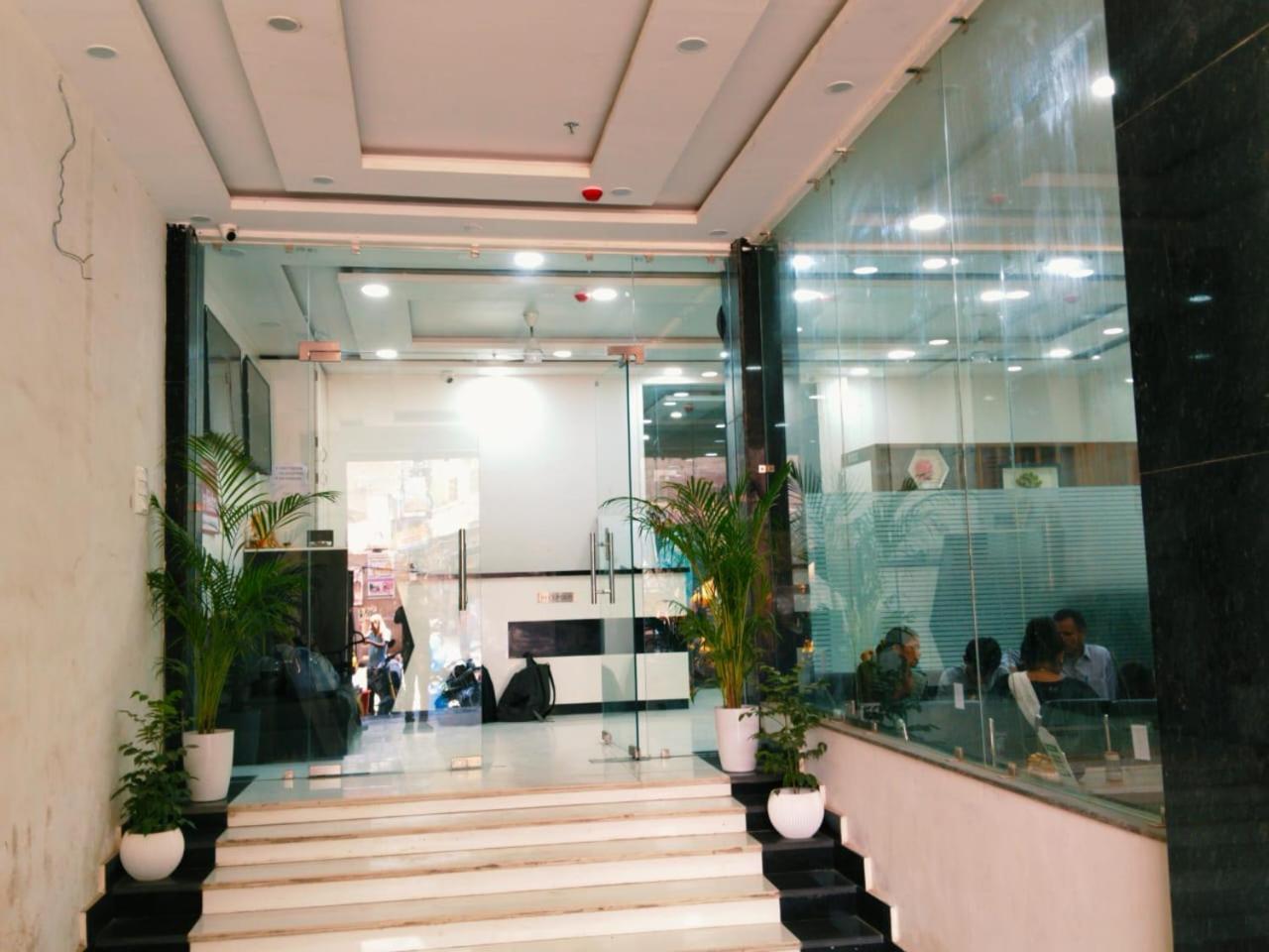 Hotel Shree Radha Krishna Varanasi Dış mekan fotoğraf