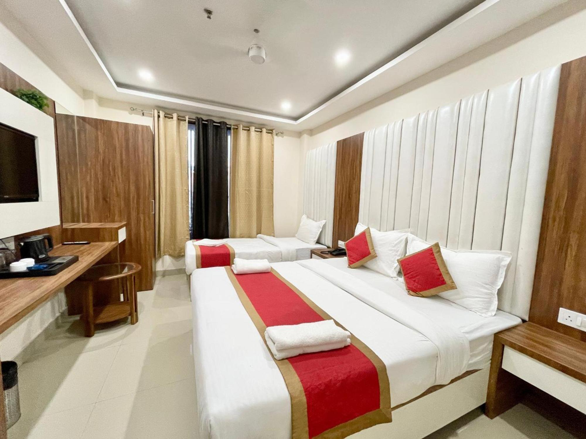 Hotel Shree Radha Krishna Varanasi Dış mekan fotoğraf