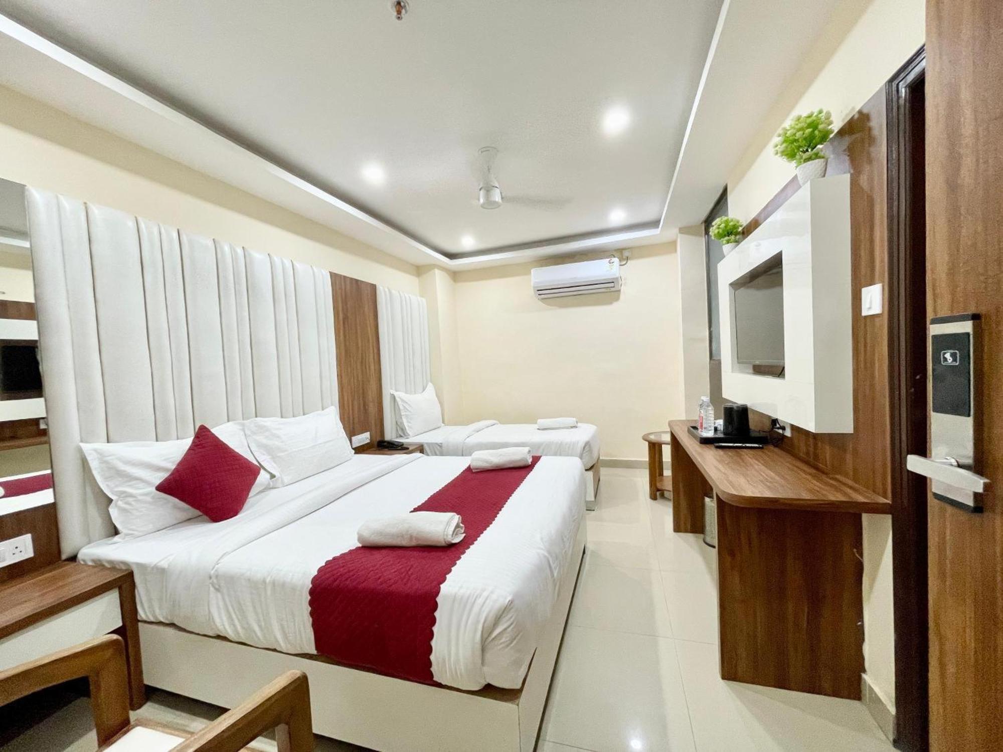 Hotel Shree Radha Krishna Varanasi Dış mekan fotoğraf