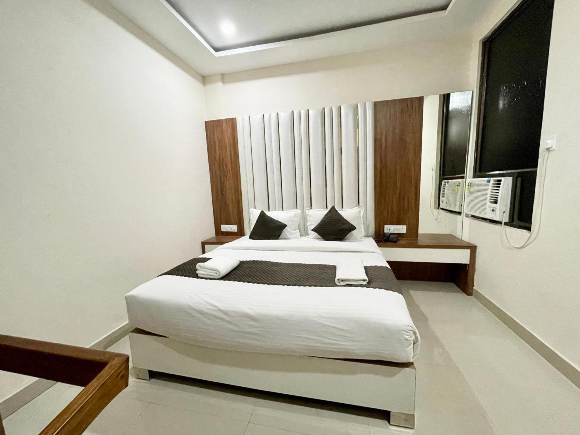 Hotel Shree Radha Krishna Varanasi Dış mekan fotoğraf