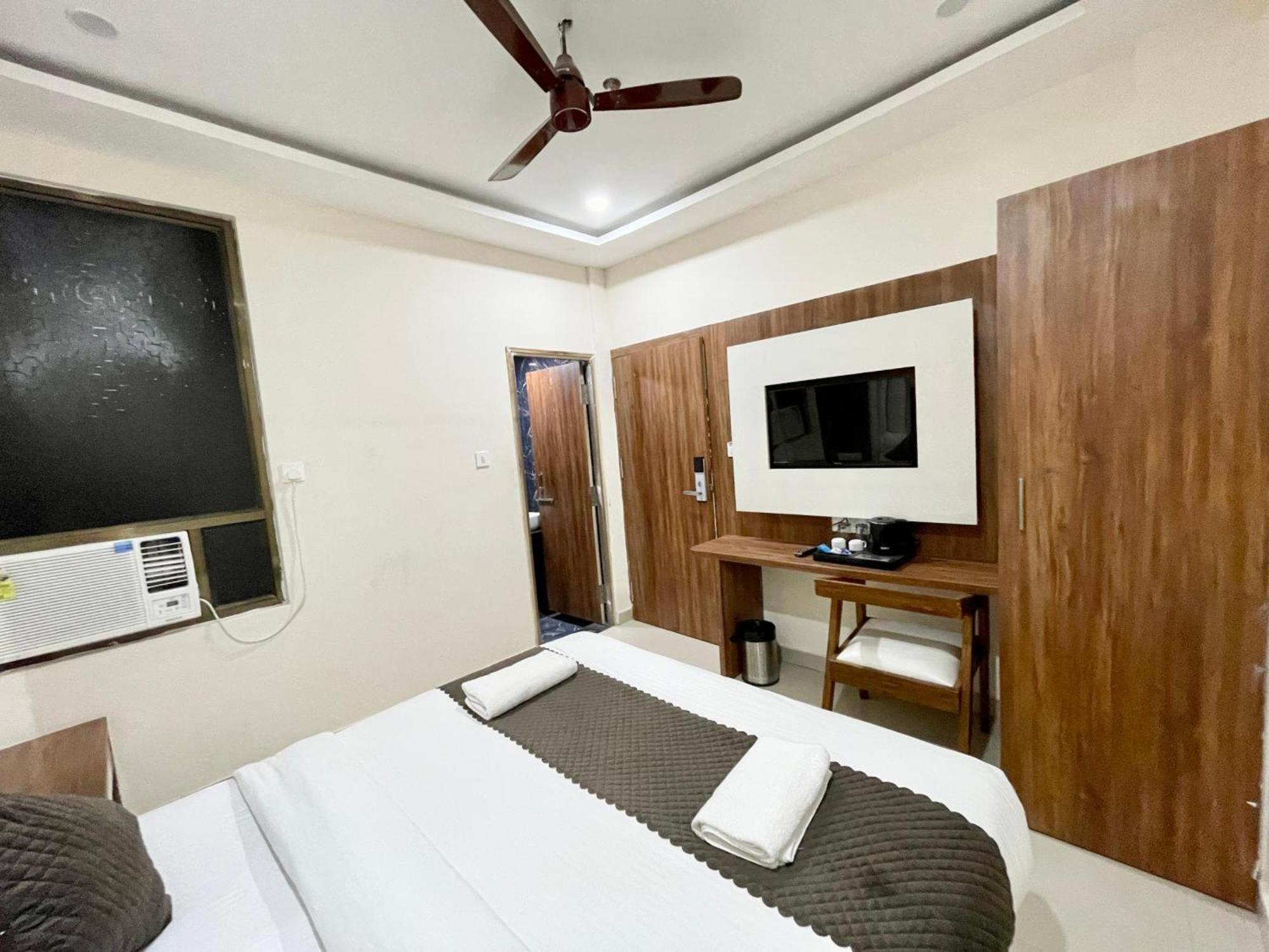 Hotel Shree Radha Krishna Varanasi Dış mekan fotoğraf