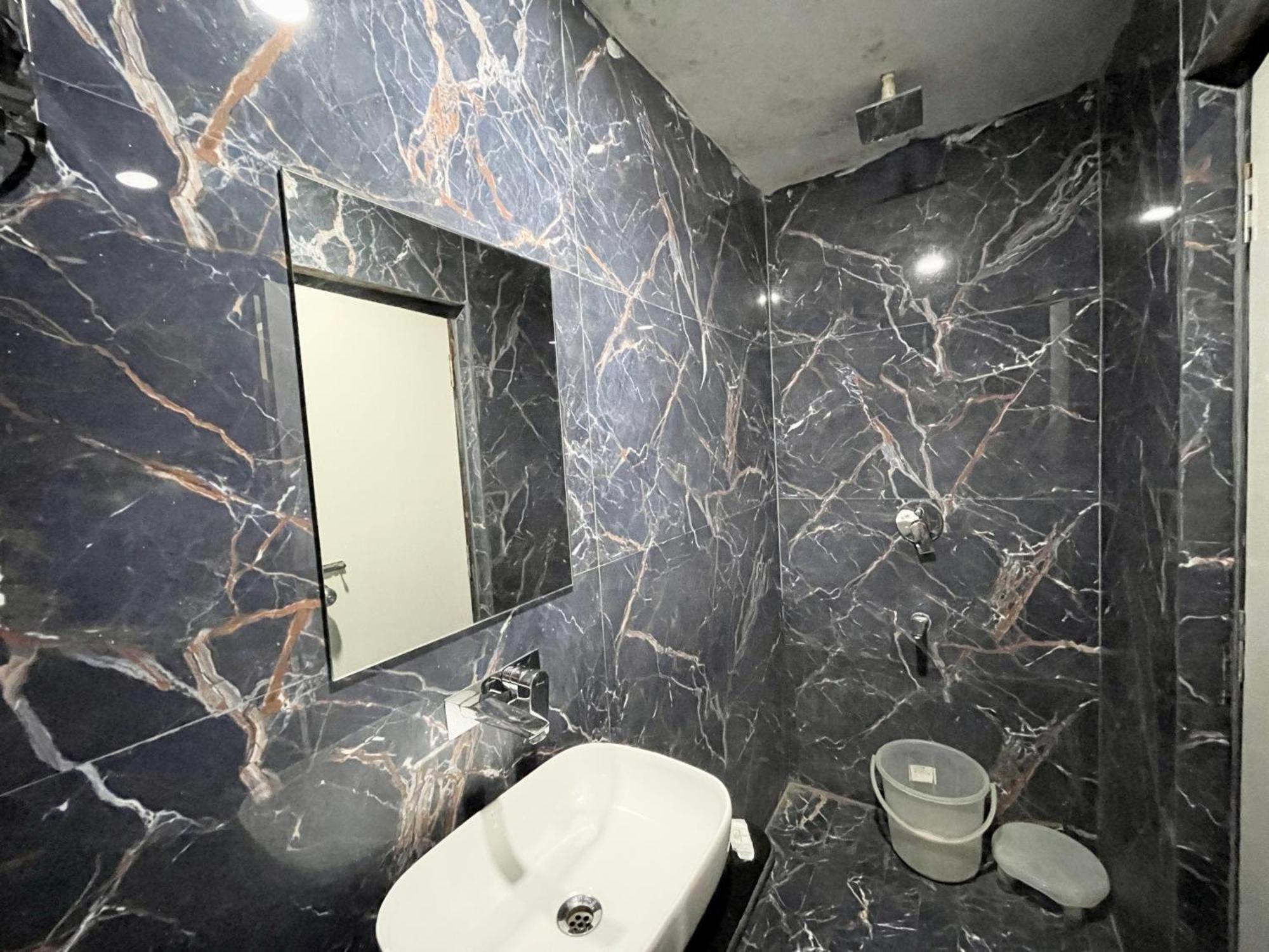Hotel Shree Radha Krishna Varanasi Dış mekan fotoğraf