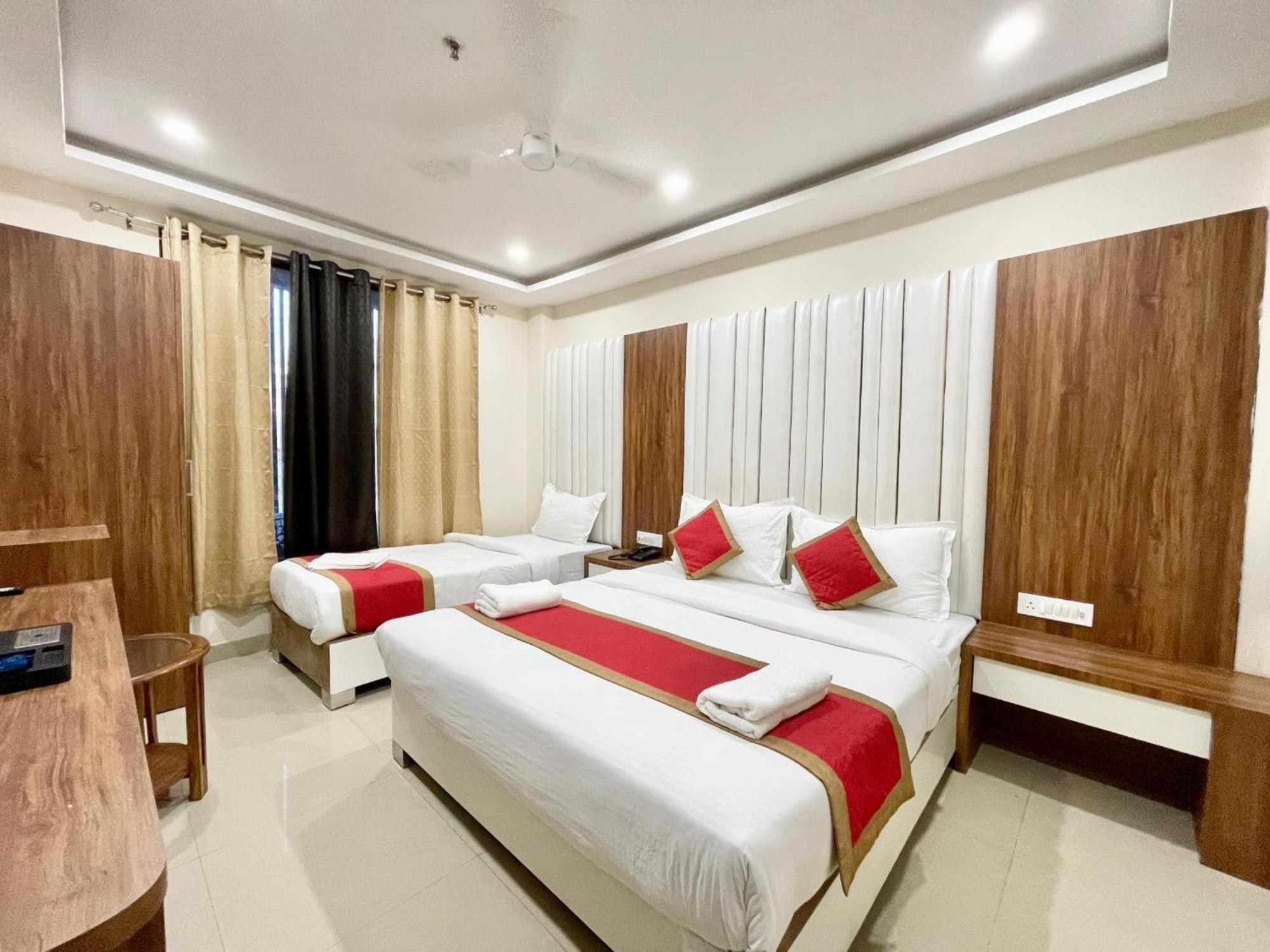 Hotel Shree Radha Krishna Varanasi Dış mekan fotoğraf