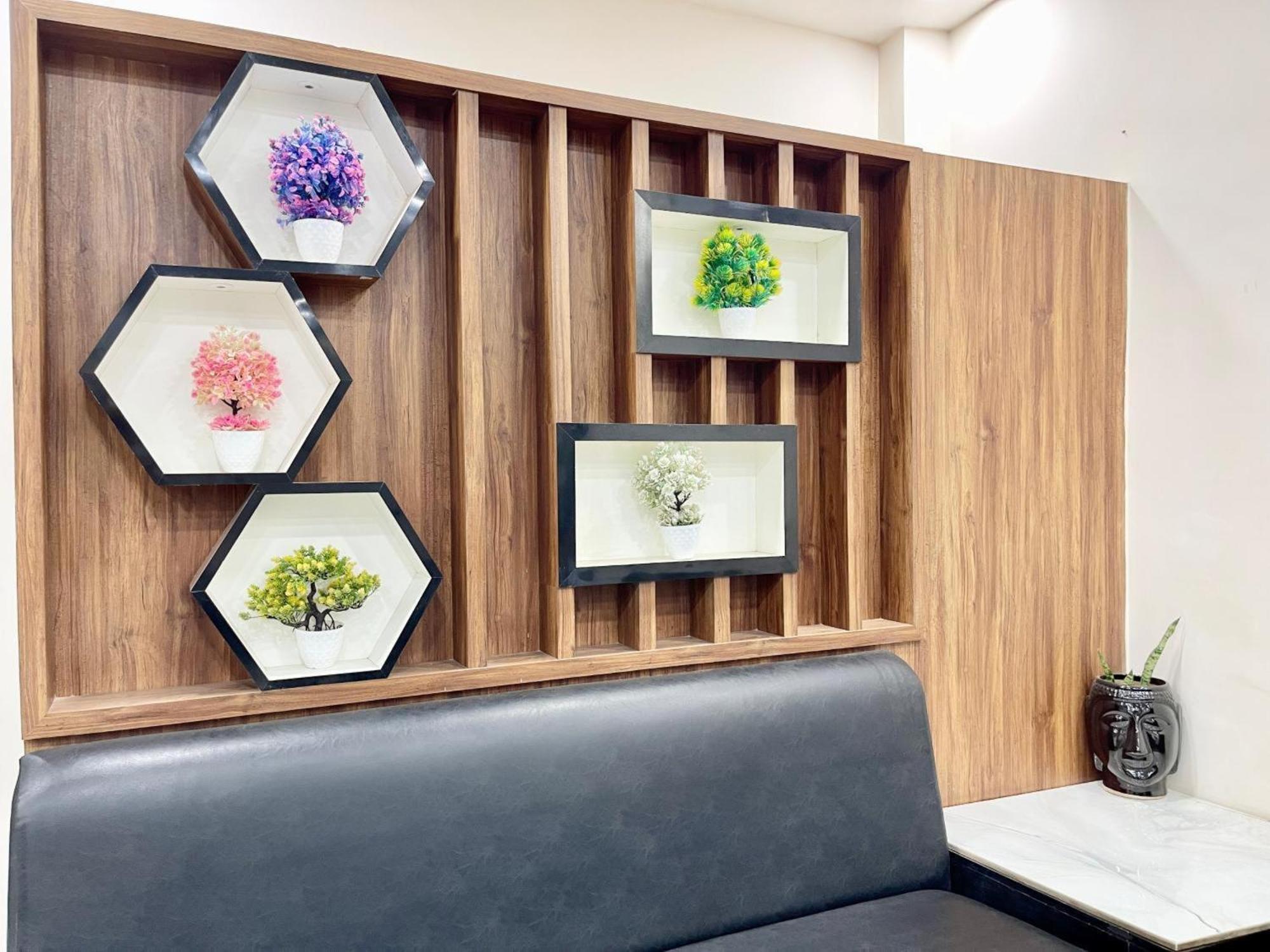 Hotel Shree Radha Krishna Varanasi Dış mekan fotoğraf