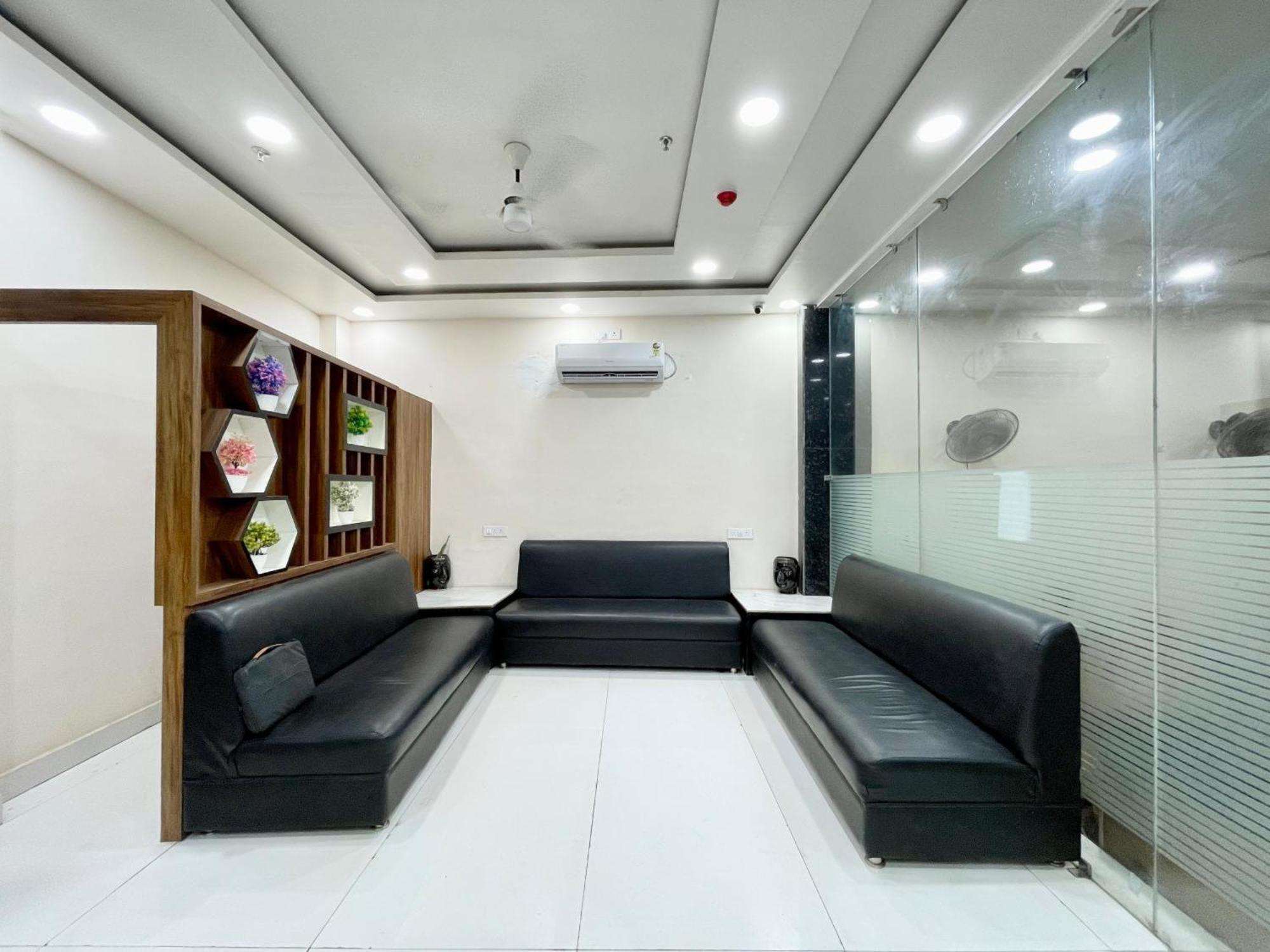 Hotel Shree Radha Krishna Varanasi Dış mekan fotoğraf
