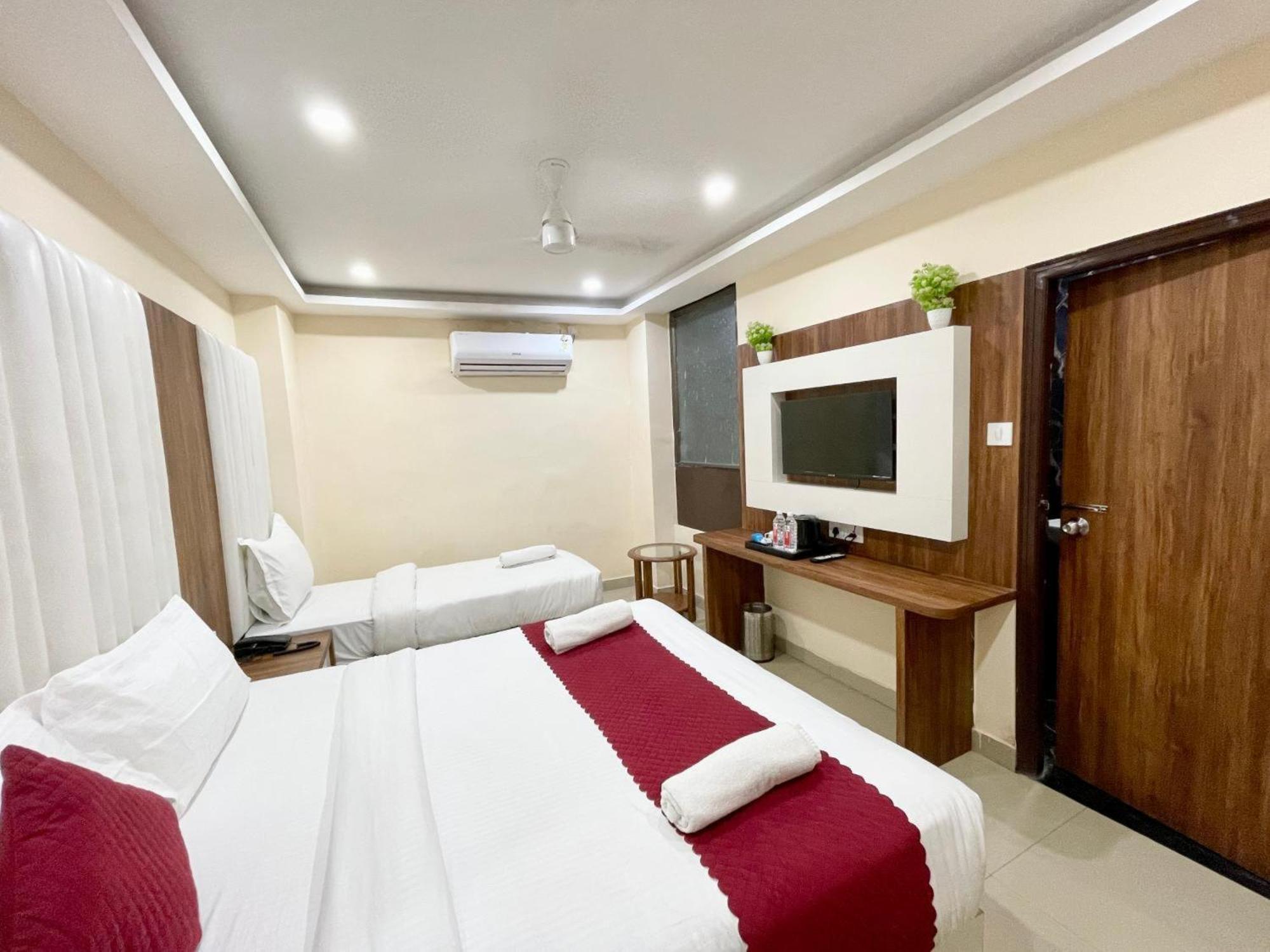 Hotel Shree Radha Krishna Varanasi Dış mekan fotoğraf