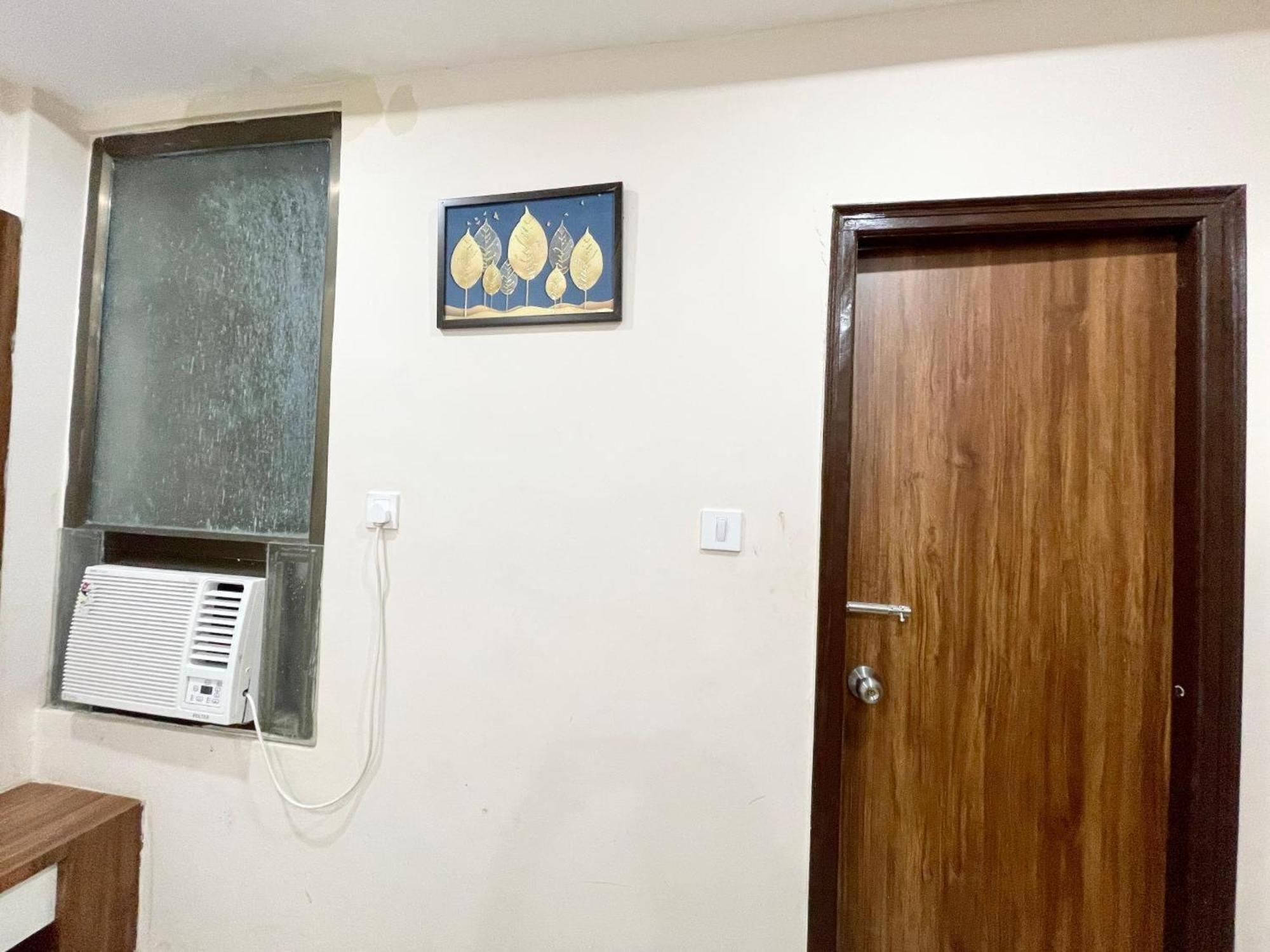 Hotel Shree Radha Krishna Varanasi Dış mekan fotoğraf